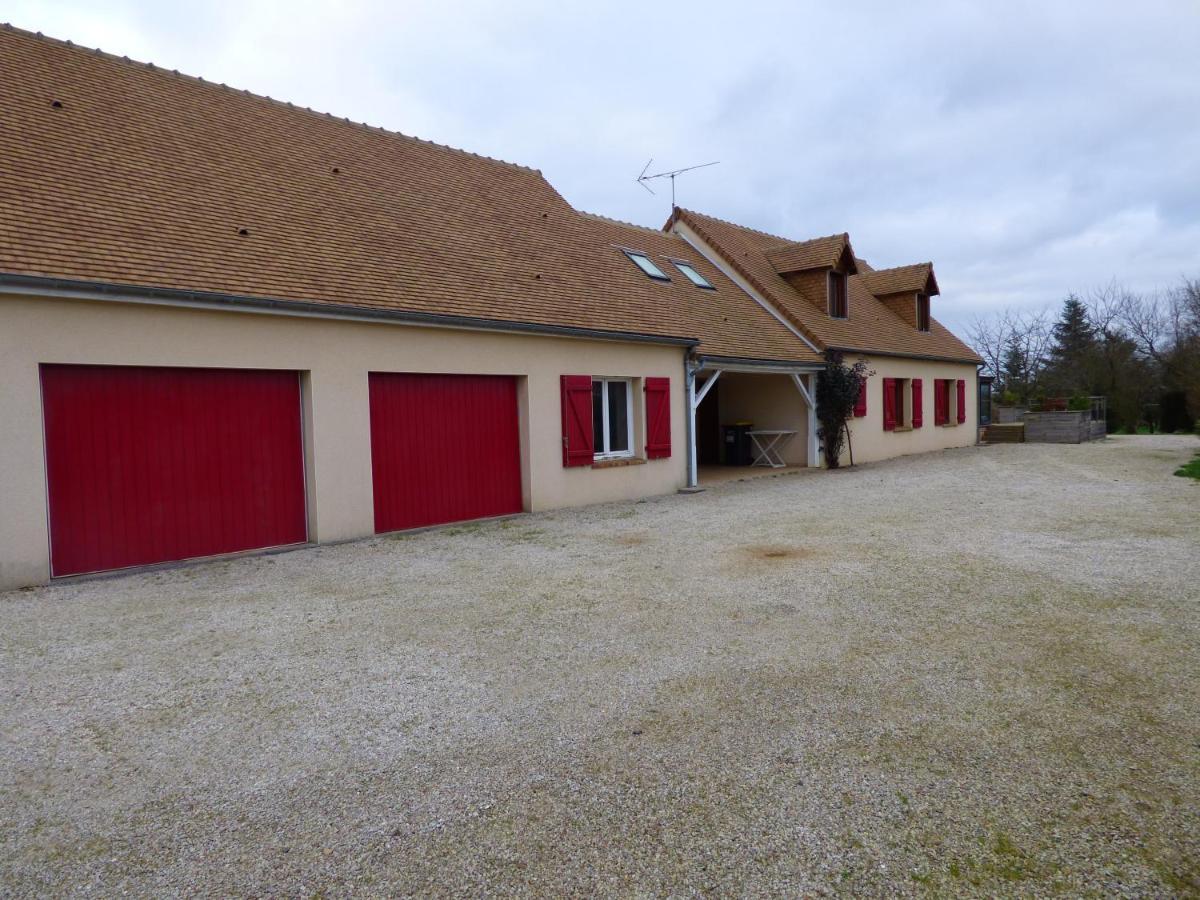 Bed and Breakfast Les Petites Brosses Montbizot Exterior foto